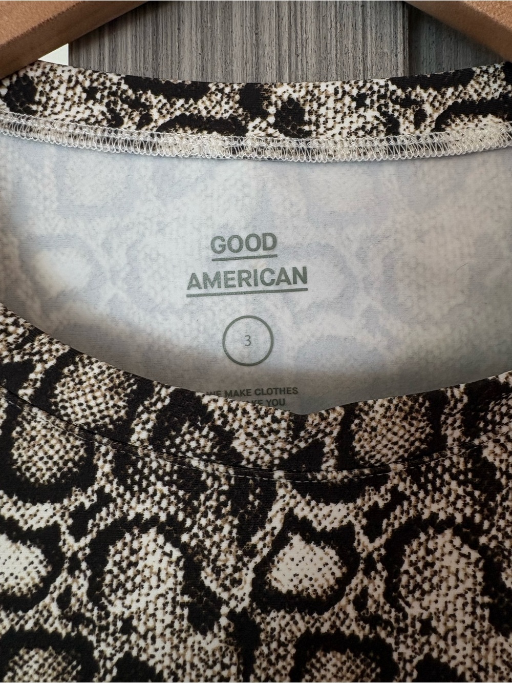 NWT Good American Snakeskin Print Crew Neck Bodysuit Size 3 Large - Picture 4 of 13